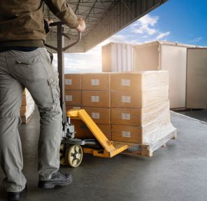 Container Stuffing and De-Stuffing Best Practices for Calgary’s Logistics Teams